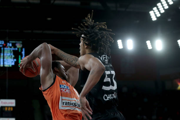 梁龙而言 梁龙而言