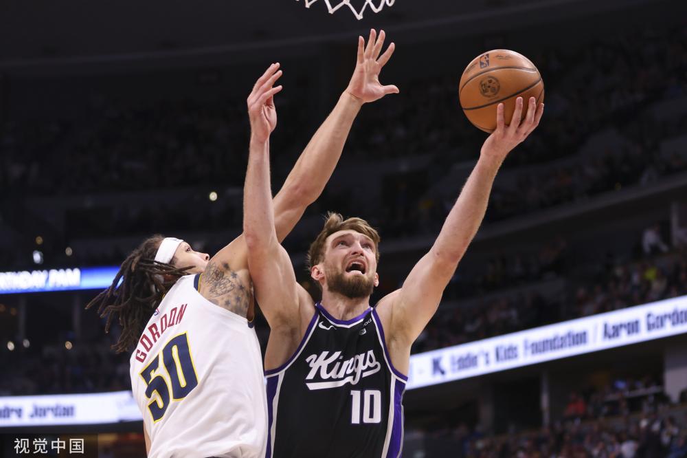 和球迷们热 和球迷们热